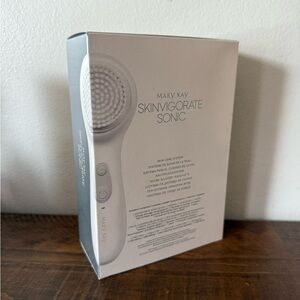 Mary Kay Skinvigorate Sonic Skin Care System.